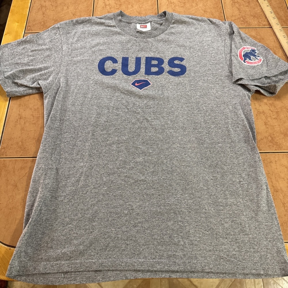 VTG Nike Team Chicago Cubs T Shirt - Center Swoosh - Gray - Mens Sz LARGE